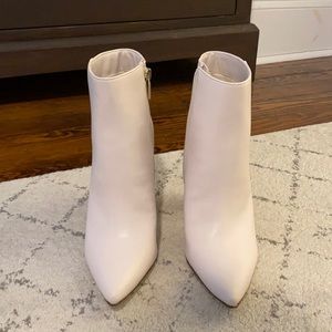 Women’s size 9 block heel booties, new without tags